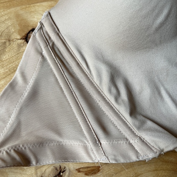 B. TEMPT’D WACOAL STRAPLESS BRA NUDE BEIGE 34DD LINGERIE MODERN SILICONE - Picture 10 of 13